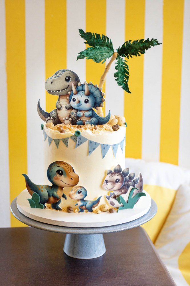 Dino cake Ollies